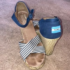 Toms wedges